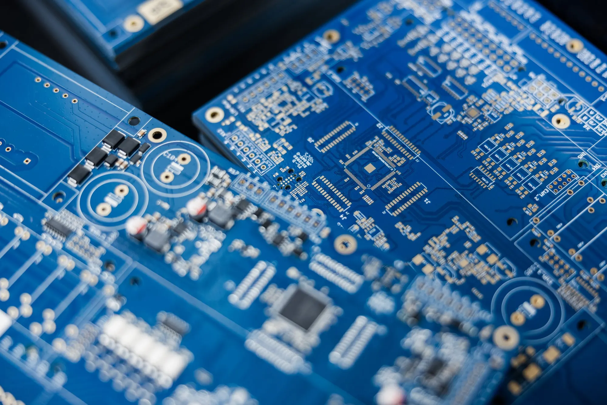 Bestückte elektronische Baugruppe im Detail